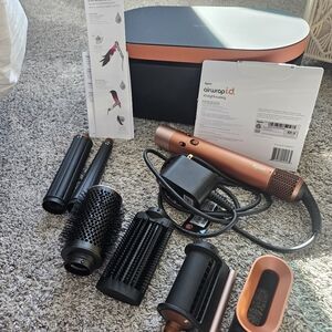 Dyson Airwrap Styler in Amber Silk / Straight and Wavy